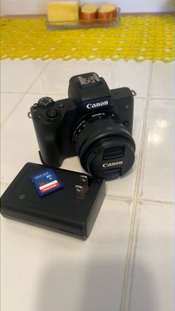 Canon Eos M50 w/ 15/45mm lense(Charger & SD)