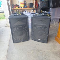 Pair of Community Music stage speaker MVP15HO