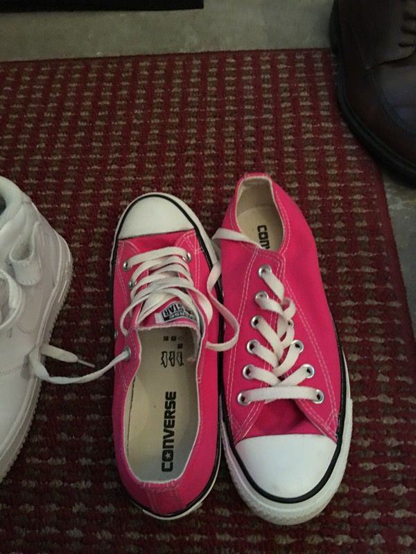 Hot pink converse size 7 woman’s