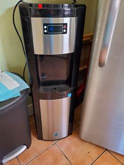 Hot / cold water dispenser
