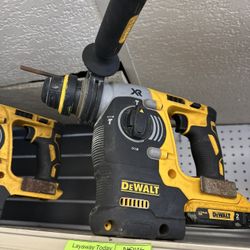 Dewalt Hammer Drill With Battery And Charger 