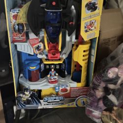 Imaginext DC Super Friends Ultimate Headquarters Playset with Batman Figure