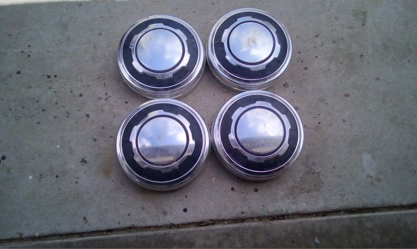 80-86 F250 Trucks Hubcaps Parts