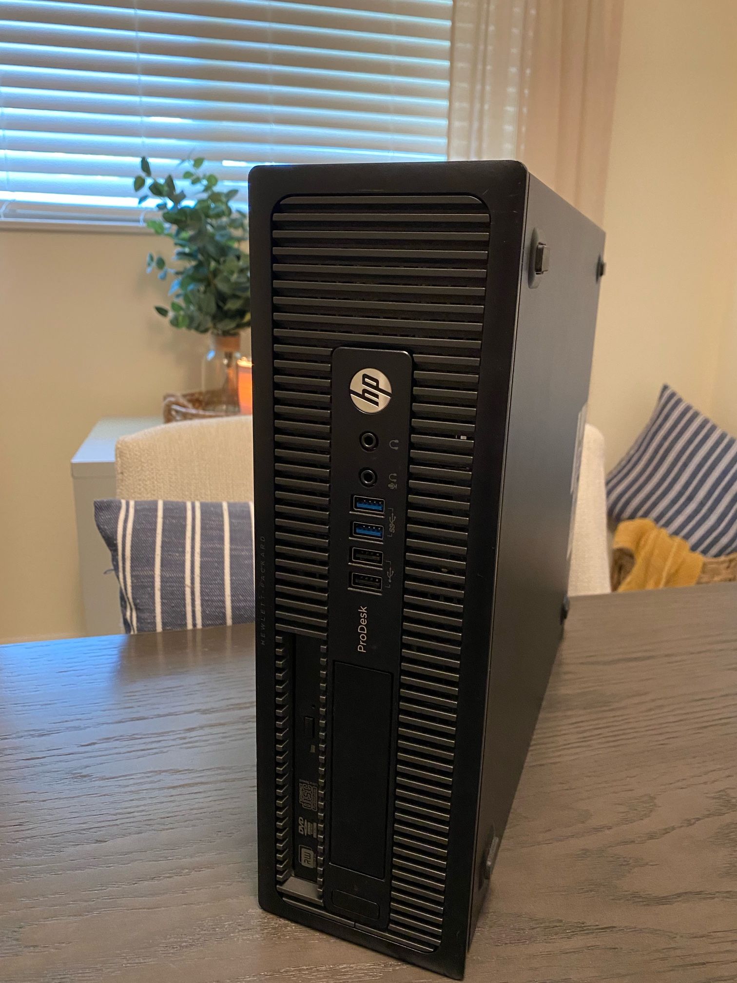 HP Desktop 4th Gen i3 with 256 SSD, 16 GB Ram, and 2021 Office