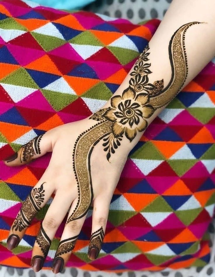 Henna design