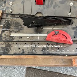 Router Table And Miter Saw 