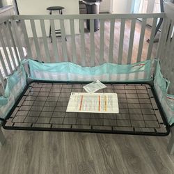 Crib/ Toddler Bed