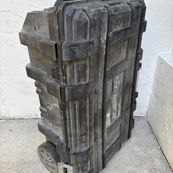 Tool box Husky Mobile Tool Chest / Job Box on Wheels 35”x22”x14”. Missing 1 latch . tray