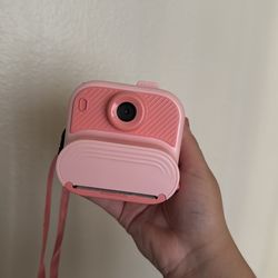 Instant camera