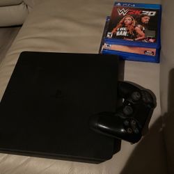 Ps4 And It Came With 4 Games And a controller