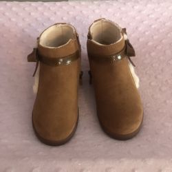 Ugg boots toddler size 10