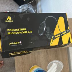 Maono Podcasting Microphone Kit