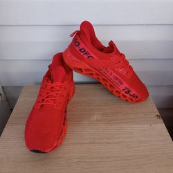 Running shoes size 10 for women