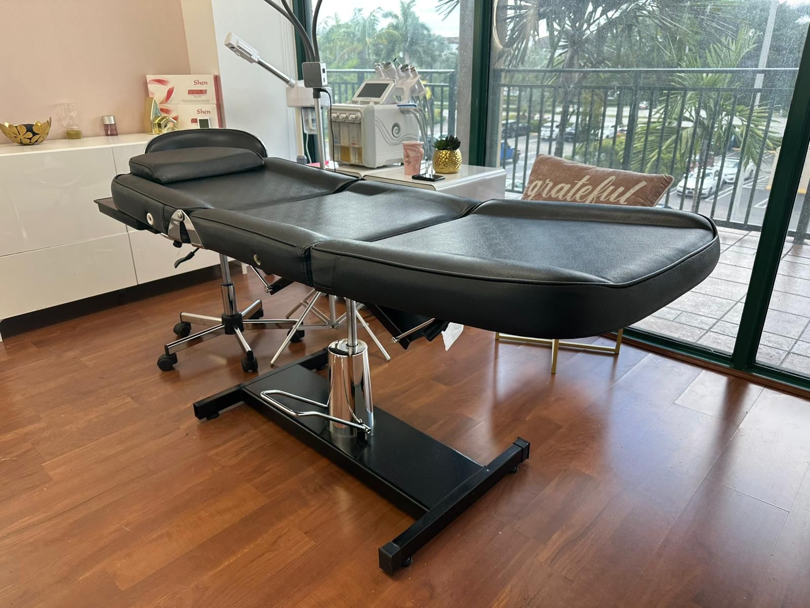 Eyelashes bed for Sale in Medley, FL OfferUp