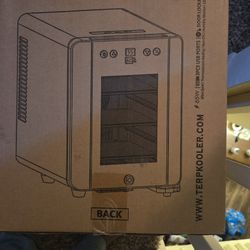 Essential Cooler  Compact Portable  Mini Fridges 