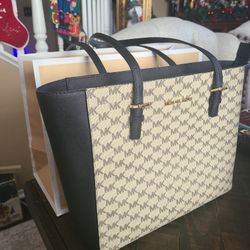 Michael Kors Purse 