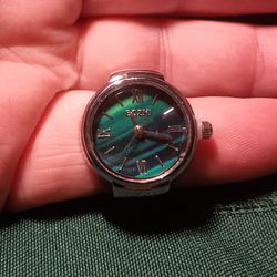 Beautiful Design Adjustable Quartz Ring Watch 