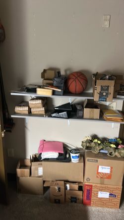 4 shelves with 12 brackets in excellent condition