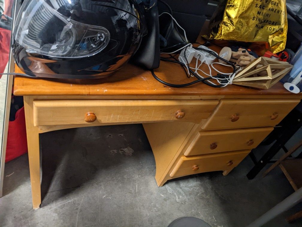 Very Solid Desk With 3 Drawers