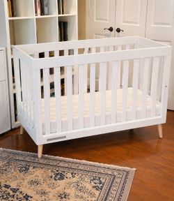 Delta Children White Convertible Crib – Excellent Condition