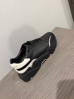 Dolce Gabbana Sneaker Size 9