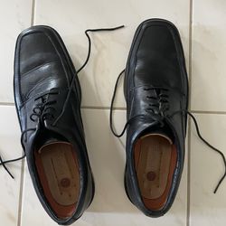 Men’s Clarks Black Leather Tie Dress Shoe