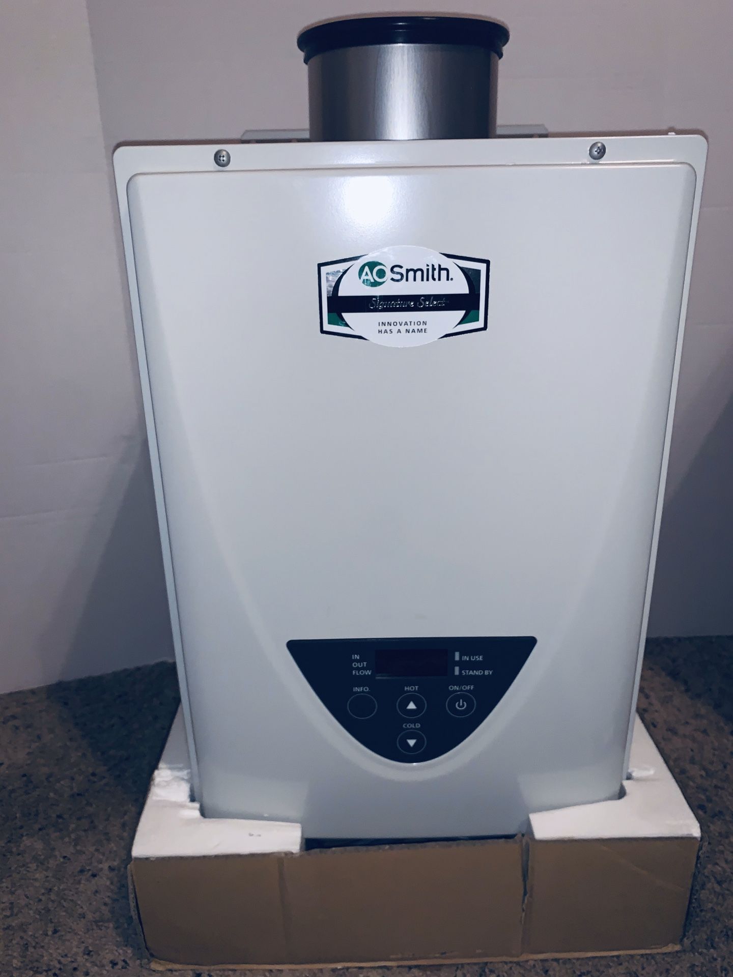 AO Smith Signature Premier Indoor Natural Gas Tankless Water Heater