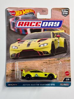 Hot Wheels Premium Aston Martin Vantage GTE