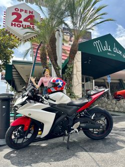 YAMAHA R3 Red, White, Black 300 CC
