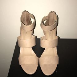 Brand new MERONA heels size 8
