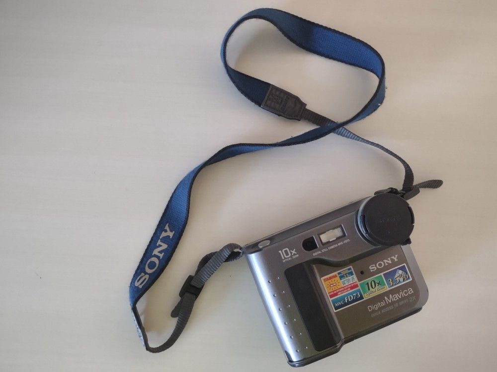 Sony Mavica MVC-FD73 Vintage Digital Disc Camera