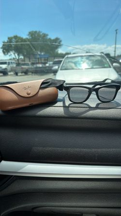 ray-Ban glasses/meta translucent