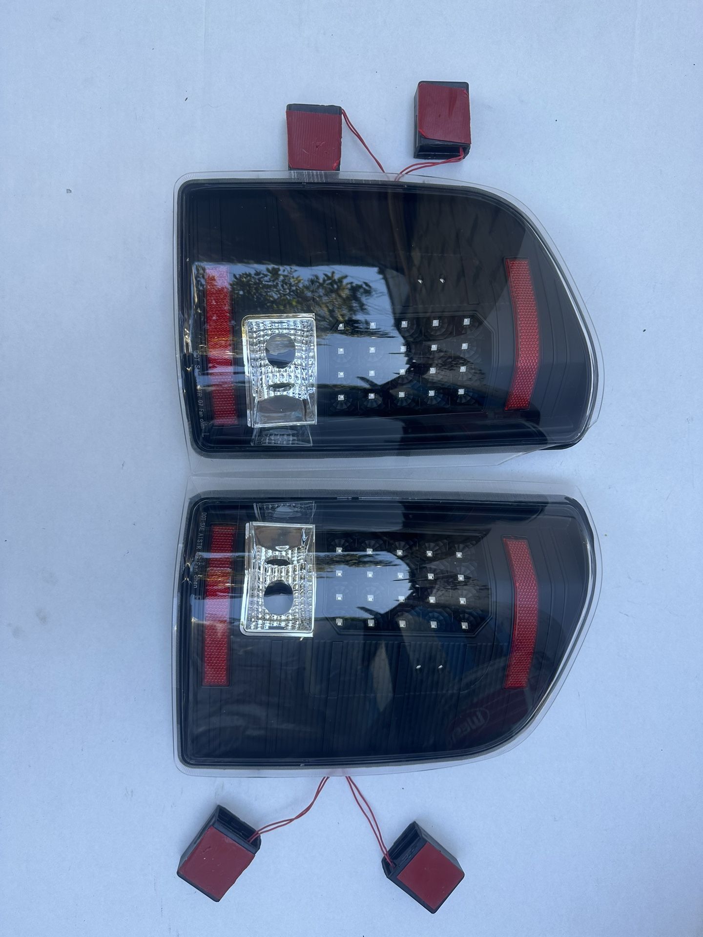 Chevy Silverado 1500/2500/3500 Headlight Year 2007-2014