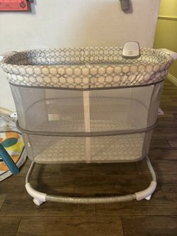Adjustable Bassinet With Wheels