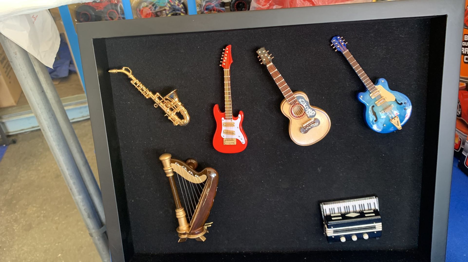 Miniature Music Design With Magnet