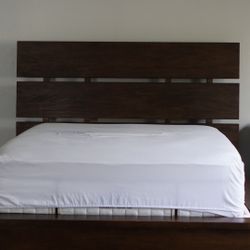 Queen Bedroom Set W/ Mattress 
