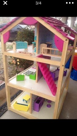 4’ tall big doll house with wood furniture all included kids play house