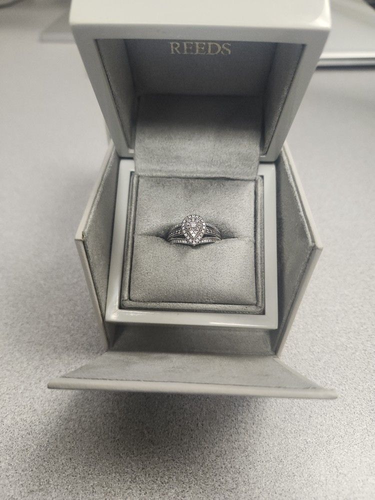 Size 7 Wedding Ring for Sale