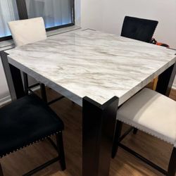 Juego De Mesa Y Sillas 