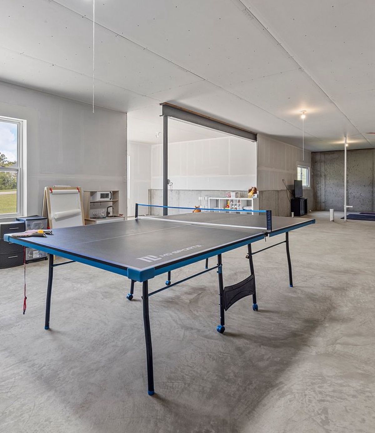 🏓 Ping Pong Table for Sale – Great Condition!