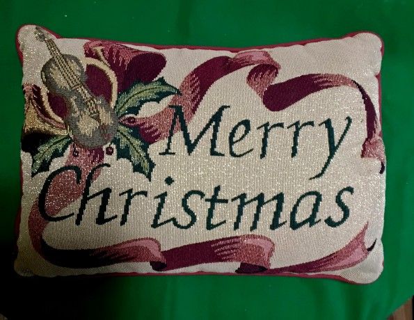 Beautiful Embroidered Pillow With Gold Shine In The Tgreads