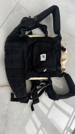 Ergobaby Baby Carrier – Comfortable & Supportive