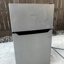 Refrigerator & Freezer