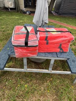 Life vests - 2 packs of 4