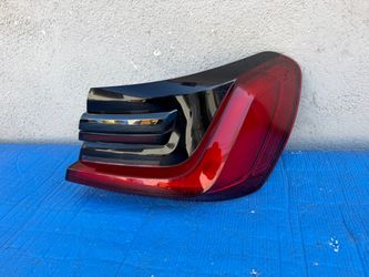 BMW 740 750 TAIL LIGHT RIGHT PASSENGER 2020 2021 2022 LED OEM