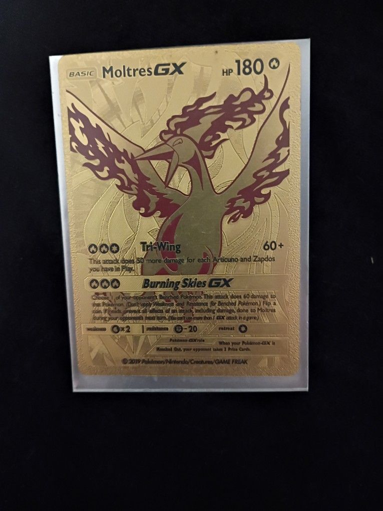 Gold Pokémon Card Bundle – VMAX, GX, Legendary – Pikachu, Moltres, Lapras
2. Pokémon Gold Foil Lot – Pikachu VMAX, Moltres GX, Zamazenta V, Lapras V