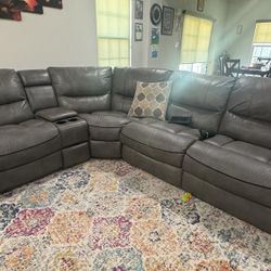 Sectional Gray couch 4 Seater For Sale 