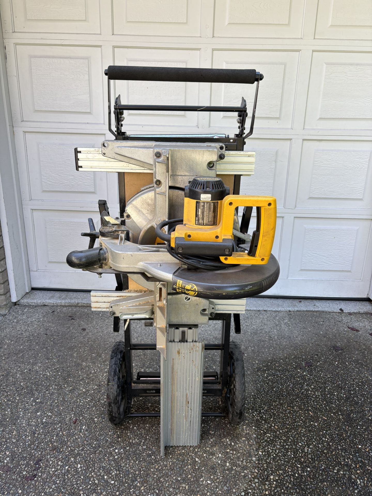 12” Dewalt Compound Miter Saw with Stand