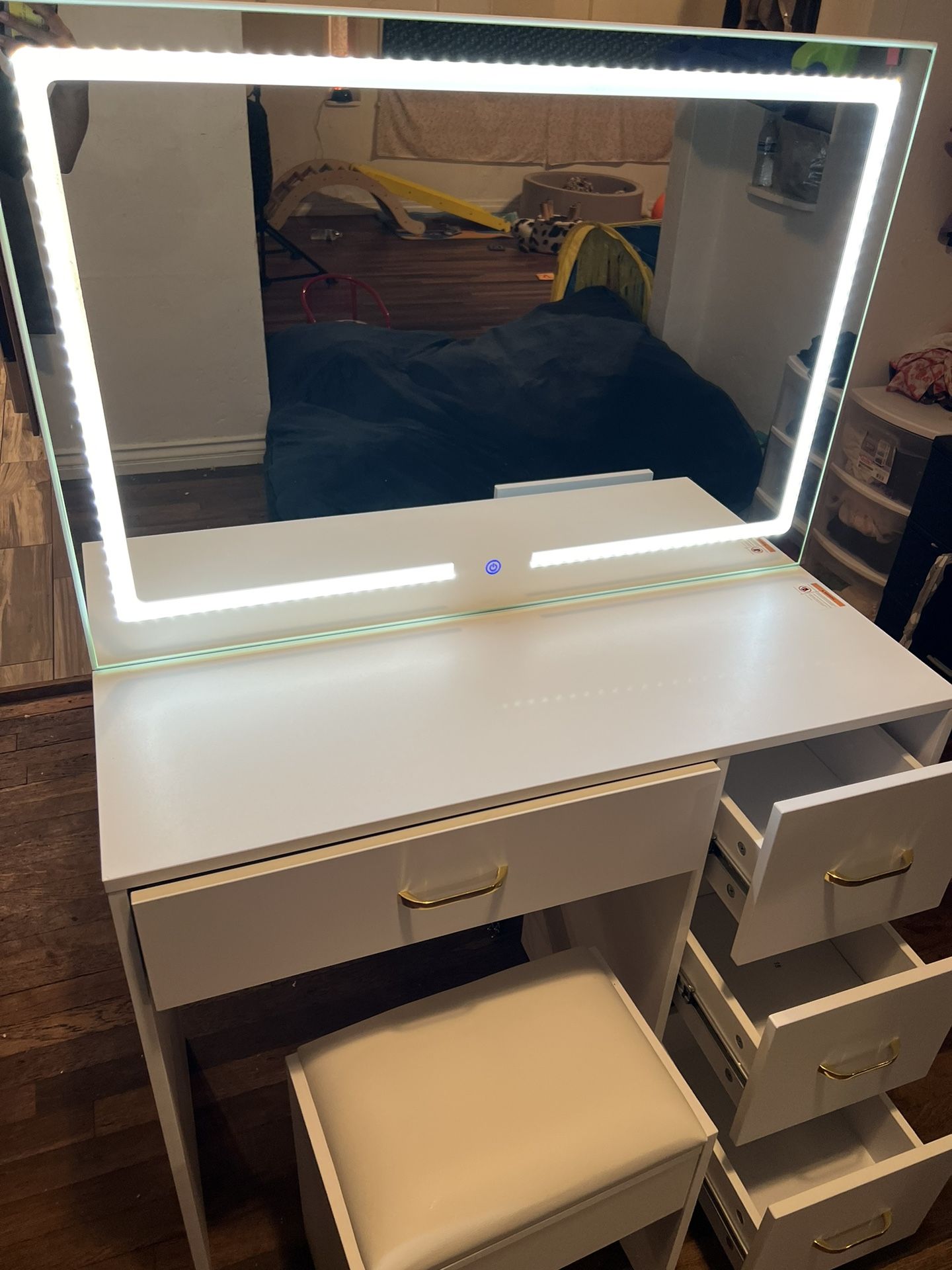 Vanity With Led Lights 