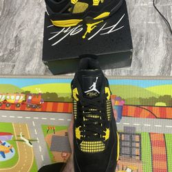 Jordan 4 Retro Thunder Men Size 7.5,8,8.5,9,9.5,10.5,12,13,14